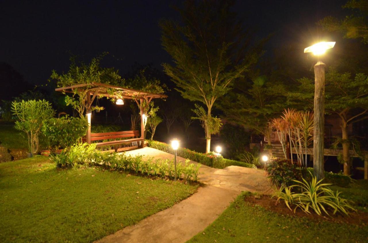 Baan Wanwaree Bed & Breakfast Kanchanaburi Luaran gambar