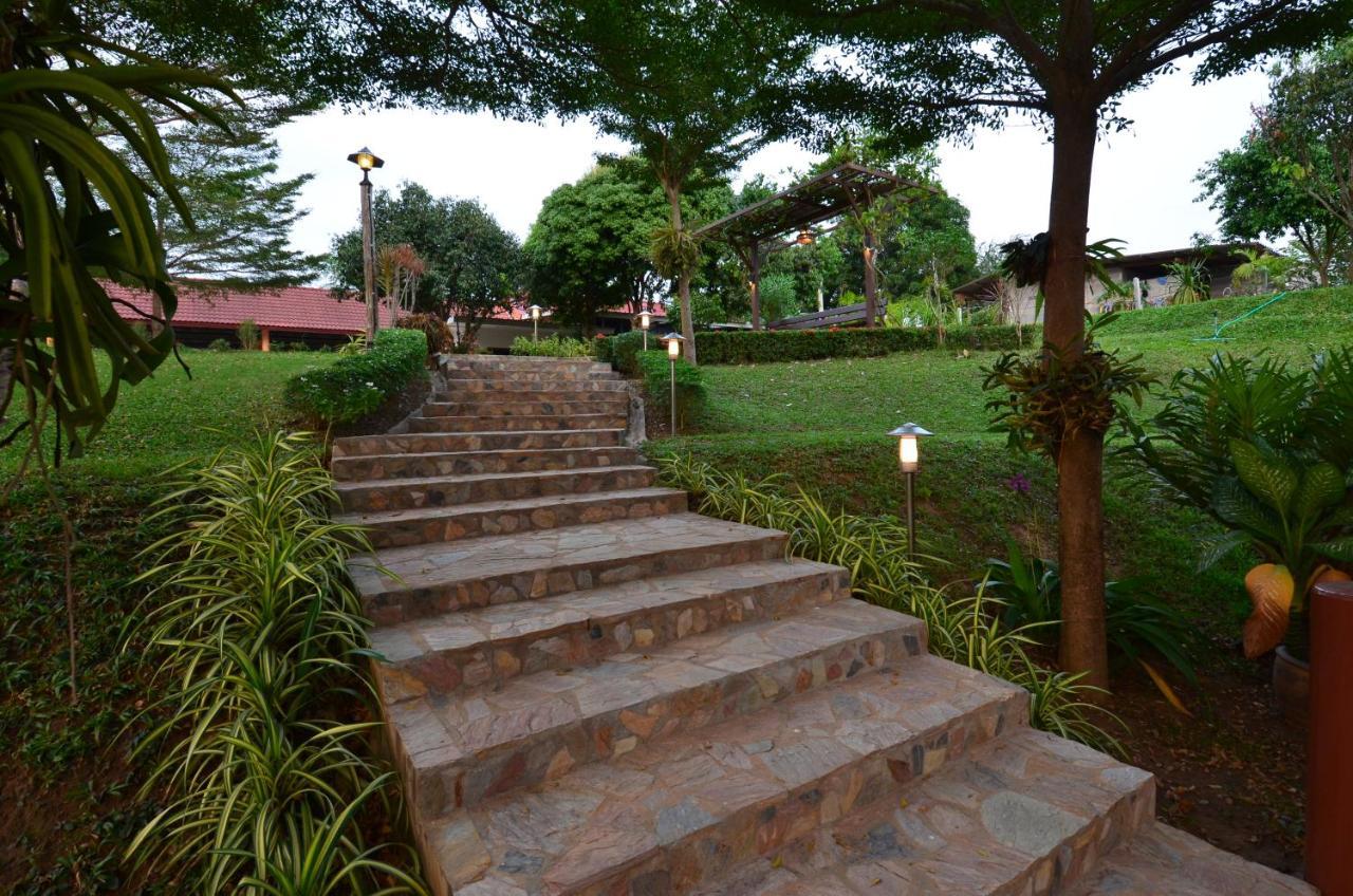 Baan Wanwaree Bed & Breakfast Kanchanaburi Luaran gambar